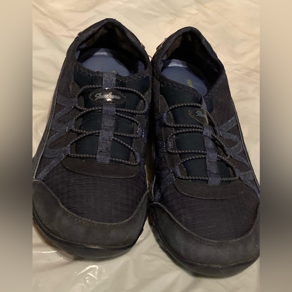 Sketchers slip on sneakers